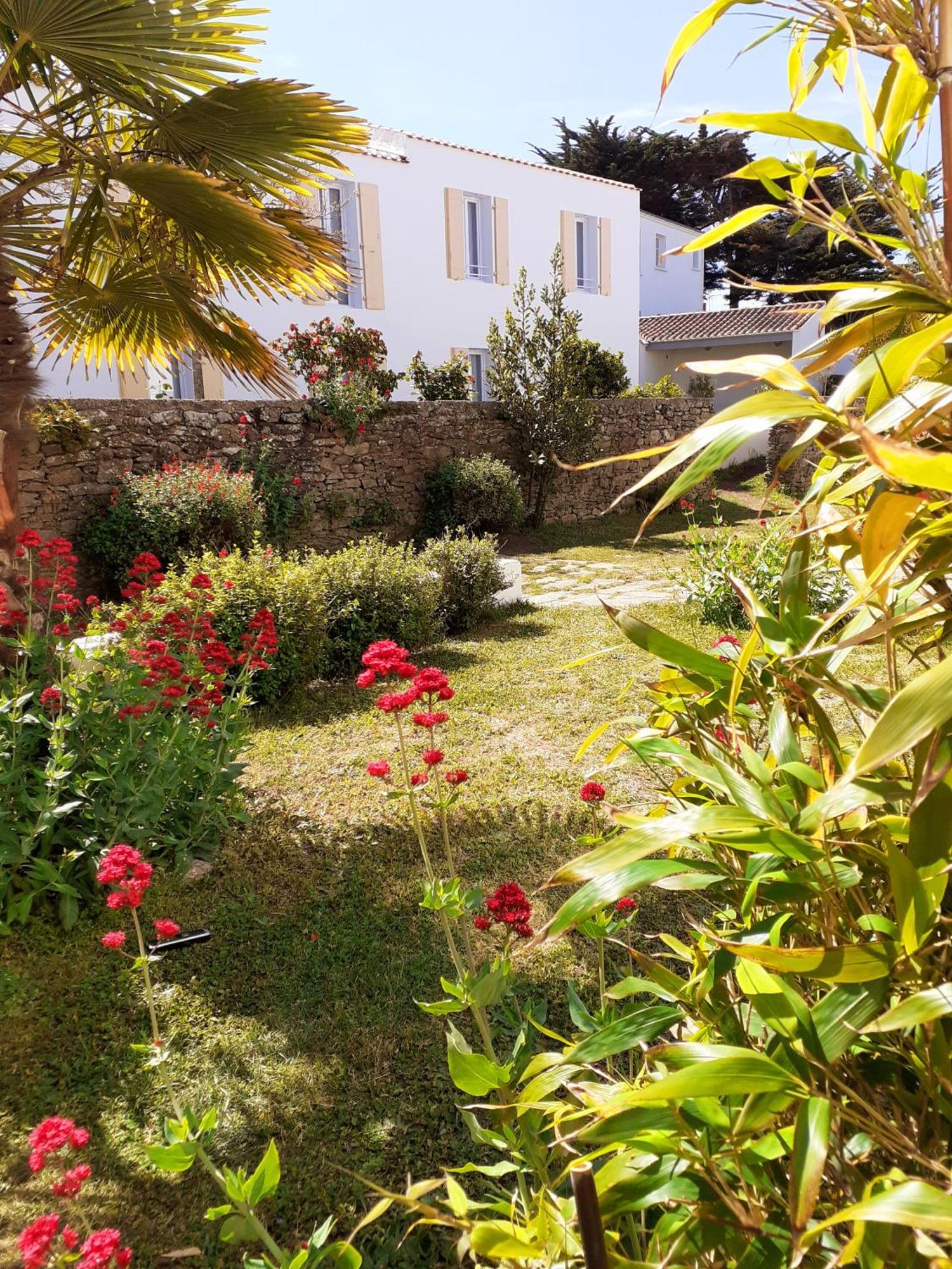 Hotel L'Escale A L'Ile D'Yeu Exterior foto